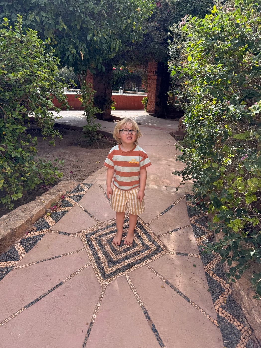 Exploring the mosaic paths