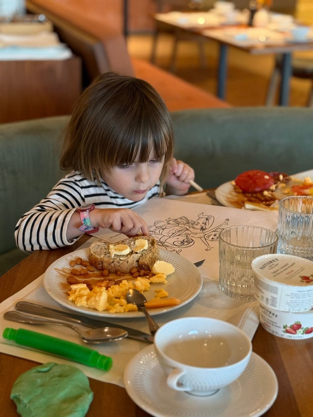 Breakfast at La Zambra, colouring included